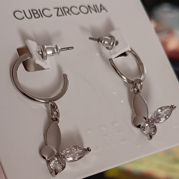 Butterfly Drop Earrings (NWT) - Picture 4 of 5